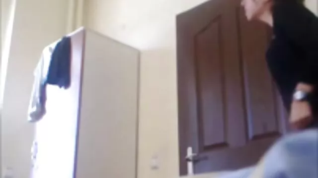 O Busty Milf está completamente sozinho e excitado. eu quero os melhores filmes de pornô