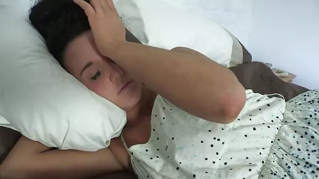 O assistir filme pornô os melhores jovem masturba a pila com roupa interior e dedos.