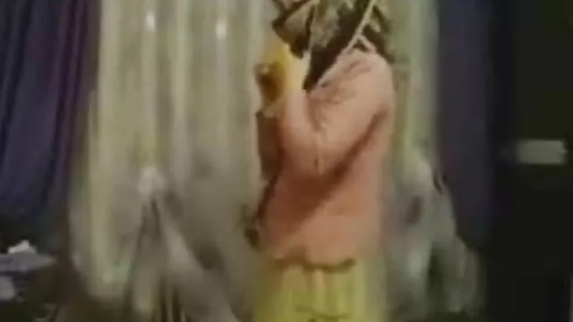 Chupa-chupas de um rapaz gay antes os melhores vídeos de filme pornô de uma pancada forte num Ménage à trois