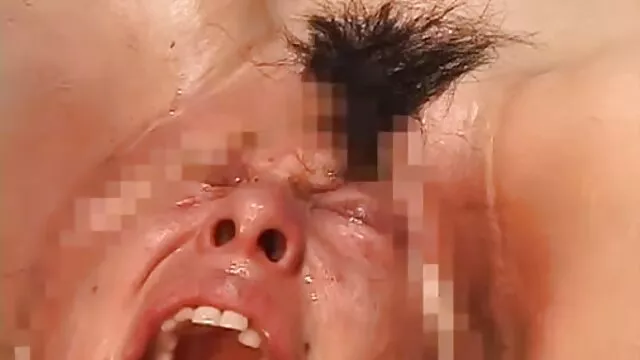 A os melhores filmes de sexo brasileiros minha miúda de lingerie come o meio-irmão dela.