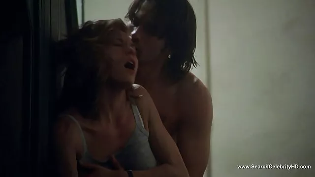 O Twink amarrado suga o os melhores filme pornô das novinhas mestre depois do tratamento de cera quente.