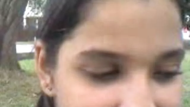 Galdéria Vaqueira Invertida com rata molhada e solta recebe uma os melhores vidios pornô porção de esperma na roupa interior