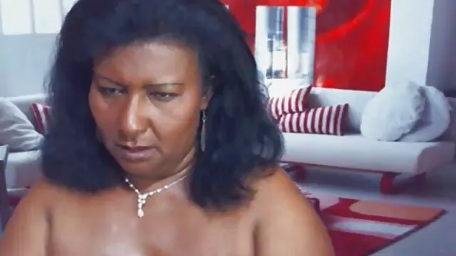 Melena Mason strips molhada na piscina os melhores vidios pornô