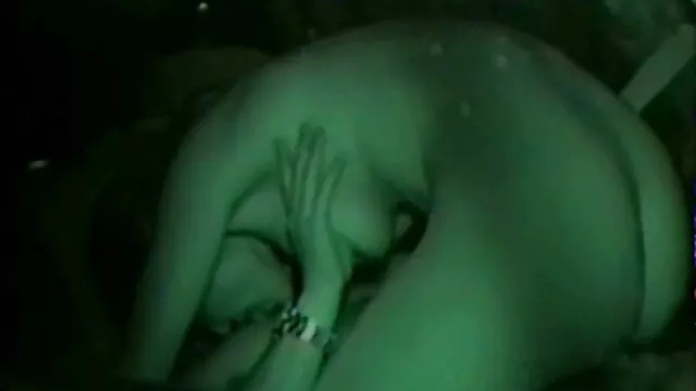 Petite Tinka é filmes porno brasileiro os melhores manchada com óleo para se masturbar no computador.