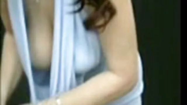 A verdadeira loira os melhores vídeos porno grátis checa faz Broches durante a entrevista